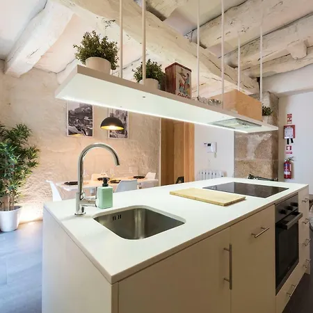 Lovelystay - Duplex Wonder In Se W/ Patio 波尔图